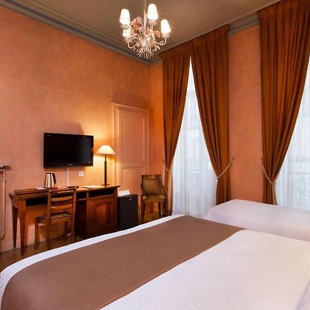 Hotel Du Palais Bourbon Paris Rum bild