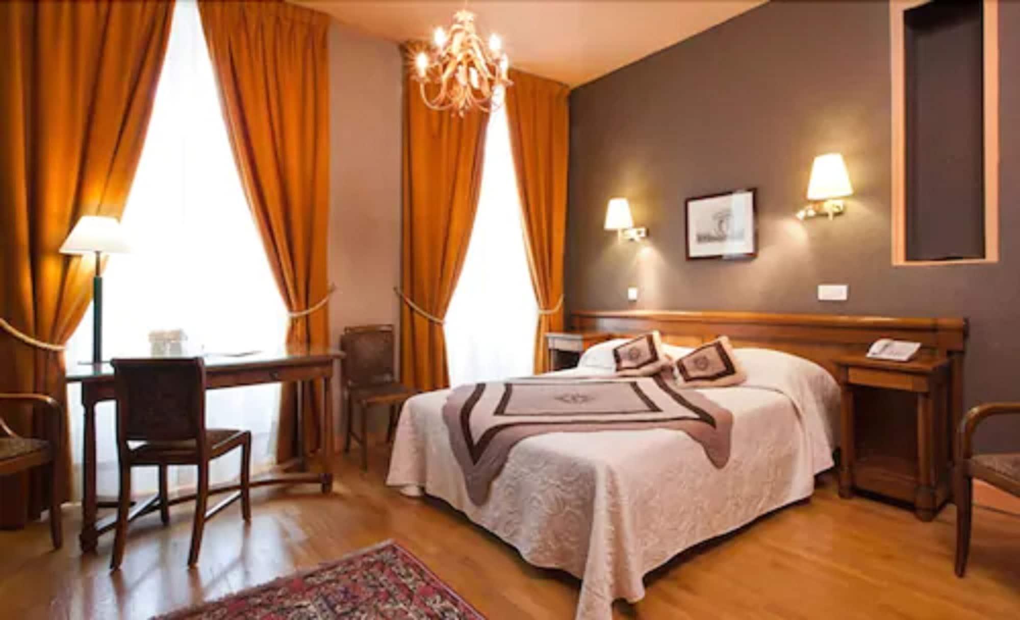 Hotel Du Palais Bourbon Paris Exteriör bild
