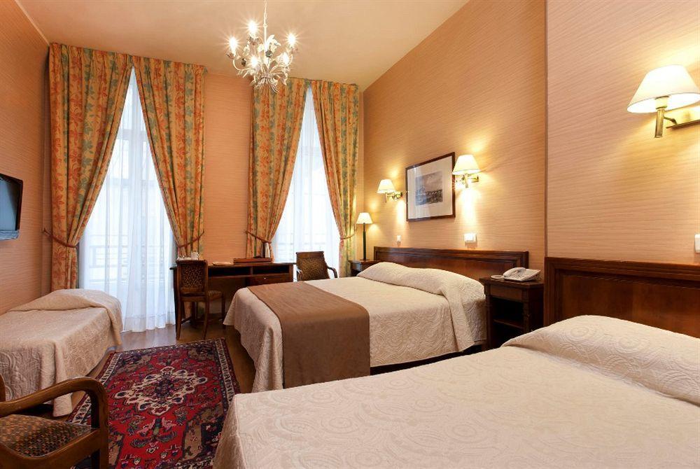 Hotel Du Palais Bourbon Paris Exteriör bild
